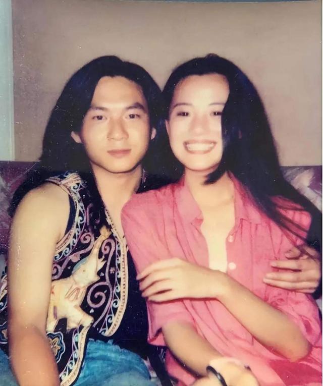 她陪伴陈道明8年，2亿身价不求名分，转身嫁王菲初恋成人生赢家