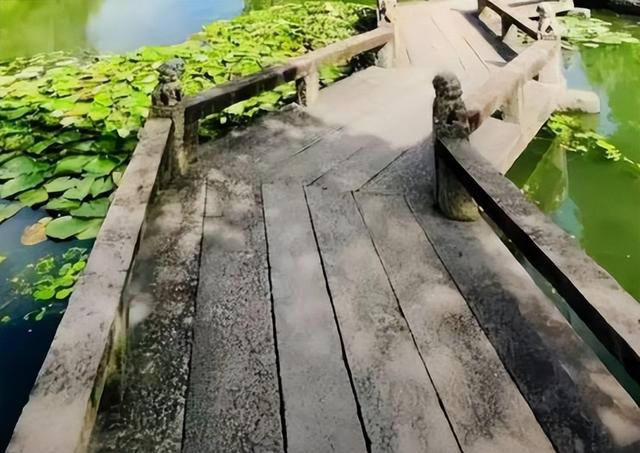 AI造不存在峡谷，游客秘鲁遇险，AI前的“照骗”更离谱？
