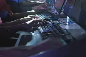 随机的中国人玩坏游戏作者，国外网友神评：泼天的富贵接不住图片