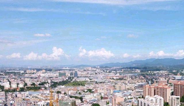 广东“穷到冒烟”的县，面积比100个上海黄浦区大，人均GDP很低