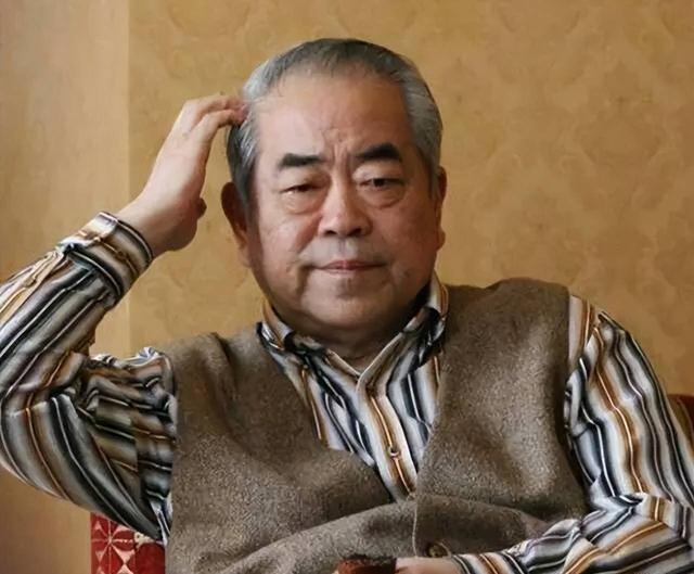 一个贪财一个好色？老夫少妻的“残酷”在87岁的范曾身上应验了