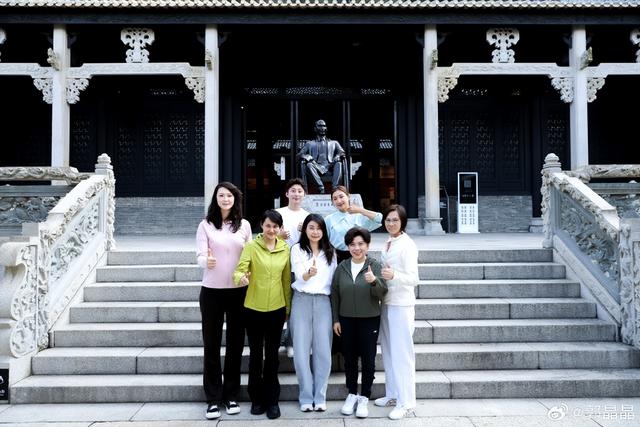 郭晶晶没想到，移居美国惨遭丈夫抛弃的高敏，已走上另一条上坡路