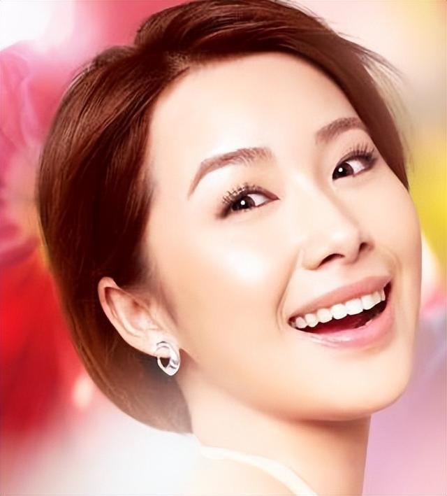 放弃主持事业，嫁大15岁“软饭男”，如今才明白她的选择有多明智