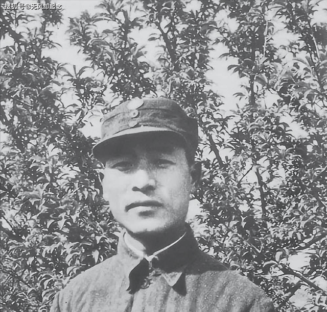 他带八个团加入八路军，1955年仅授大校，去世后百位将军为他送行