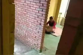 震惊，装修工人在业主新房“做乐”图片