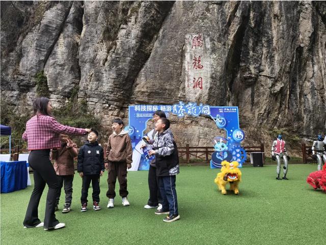 品牌力量助推腾龙洞景区再创历史新高！单日接待量已达最佳承载值