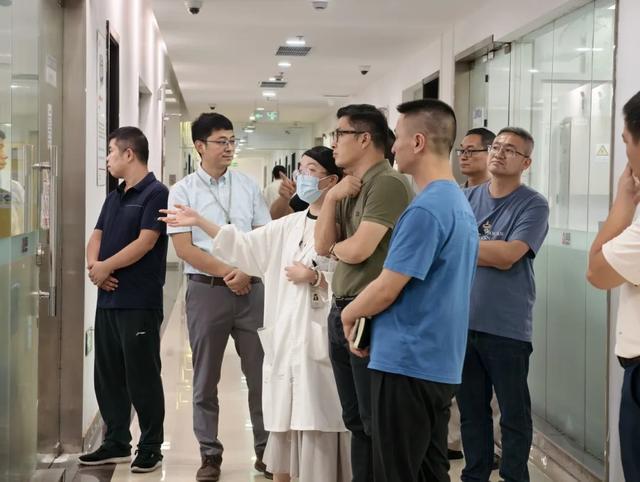 共筑品质新未来｜公牛集团一行到访微谱参观交流
