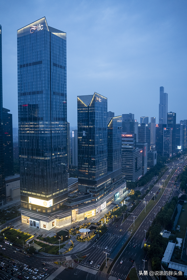 南京第2座德基，突然挂牌！亮灯！