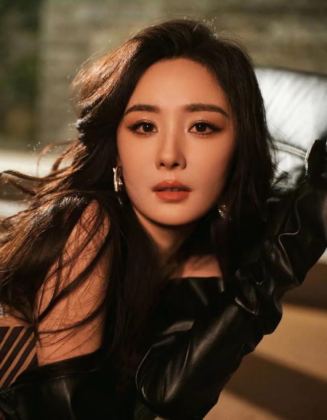 离婚7年后，39岁杨幂高调官宣喜讯，没给前夫刘恺威留一丝情面