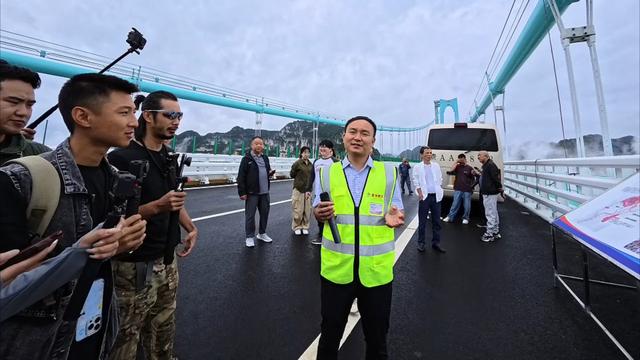 地球裂缝上的奇迹：花江峡谷大桥，横竖都是第一的工程传奇