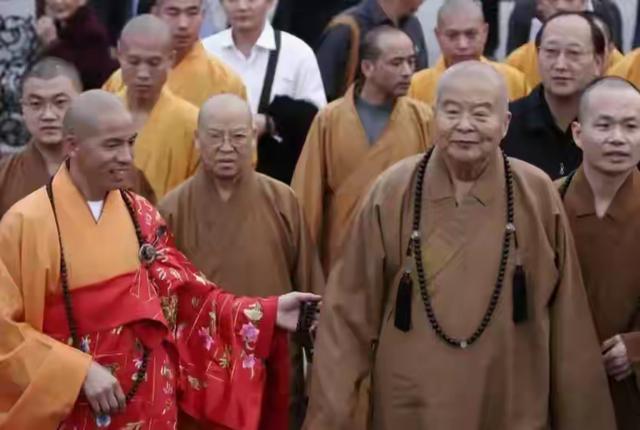 释永信下台刚四个多月，被暗访的释印乐，竟让他再次成了笑话