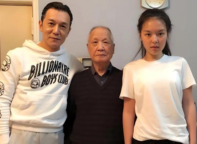李咏也没想到，自己离世8年后，23岁的女儿就走上一条“不归路”