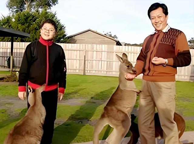 善恶终有报！73岁唐国强疯狂捞金有目的，两个残疾儿子遭“反噬”