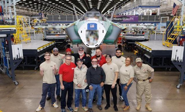 美方急火攻心！110亿军售拿捏不动台海，反被中方掐住军工命脉