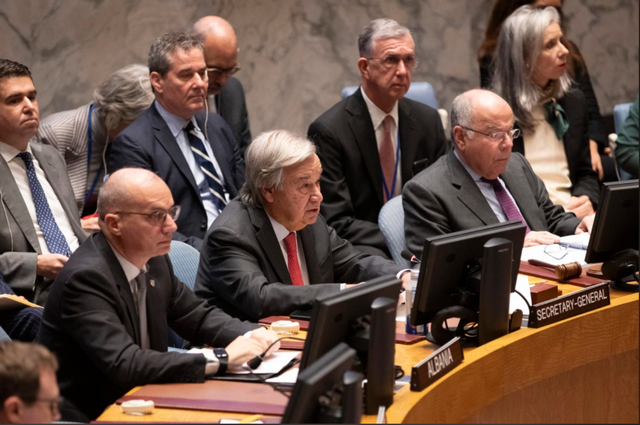 加沙人烧垃圾做饭，停火期救援仍受阻，过冬物资被卡关口