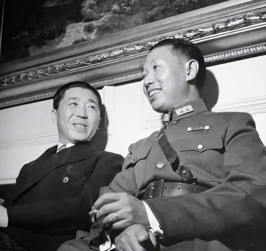 蒋介石退守台湾之前，谁在管理台湾，为何老蒋一去他就主动让位？