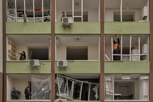 2025年战争中的乌克兰：照片中的一年