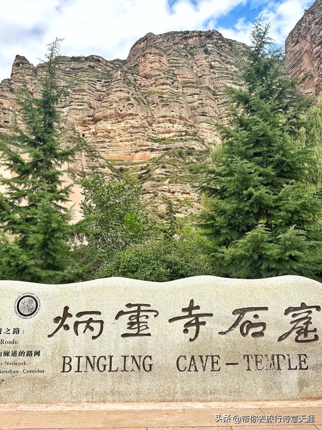甘肃刘家峡水库，乘船游览黄河峡谷风光