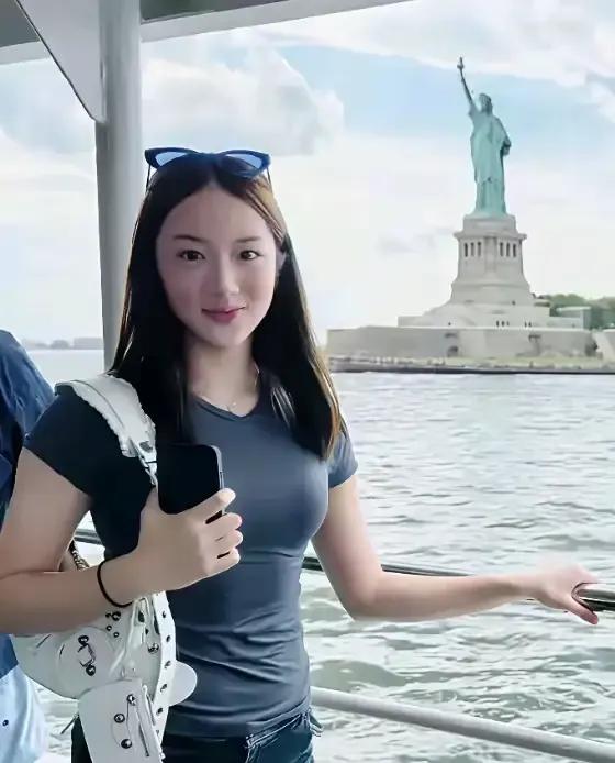 吴尊女儿才14岁，这发育也太好了吧！是不是真的！