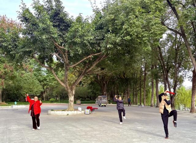 走！晒太阳去！