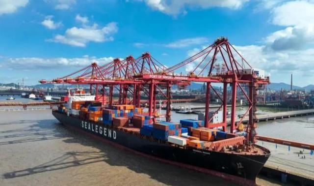 北极刚冰封，中欧班列就被掐断？波兰这波操作，时机卡得太刻意