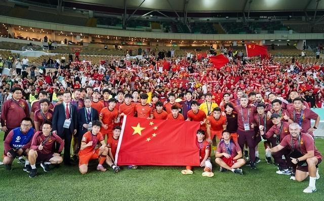 郭晶晶没想到，代言暴雷不到一周	，霍启山竟替霍家找回了“体面	”