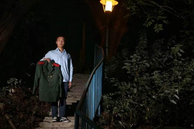 全队27名消防员仅1人幸免于难，网友说他贪生怕死，后来咋样了？