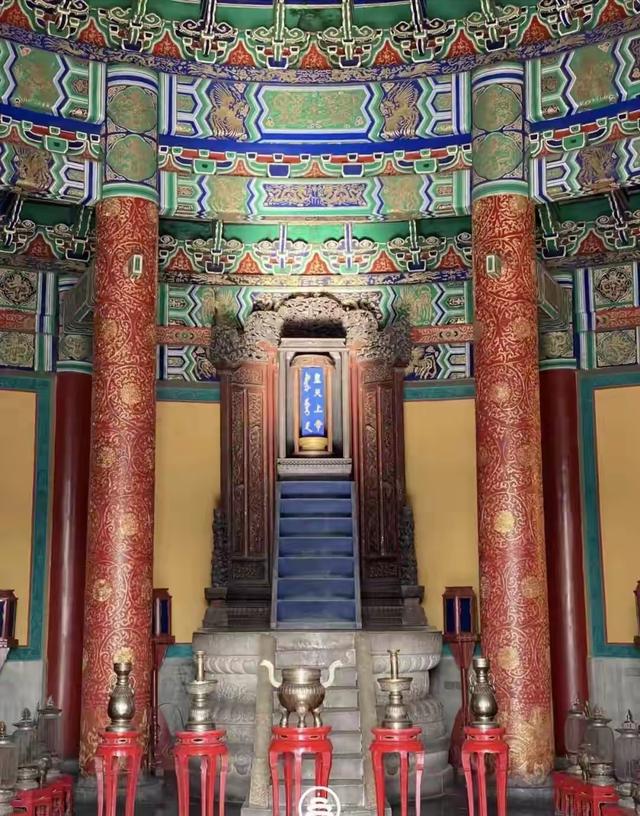 故宫冬至奇观 正大光明 匾被金光点亮 三百年古匾藏着古人的天文智慧