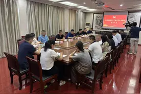 王卫东在所在党支部宣讲党的二十届三中全会精神图片