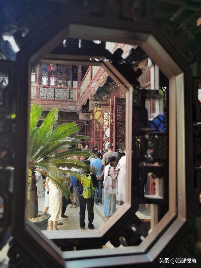走进苏州东山雕花楼