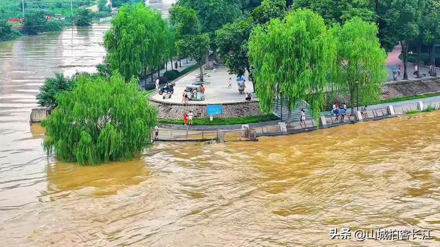四川神奇的县城，明明离海很远，为何却是网友眼中的“看海”城市