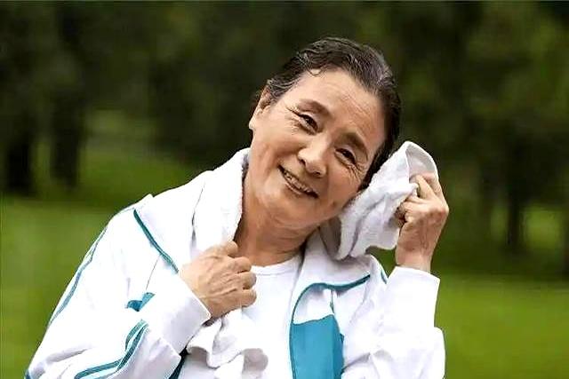 “经常运动”是错的？医生直言：过了60岁！尽量保持4个锻炼习惯