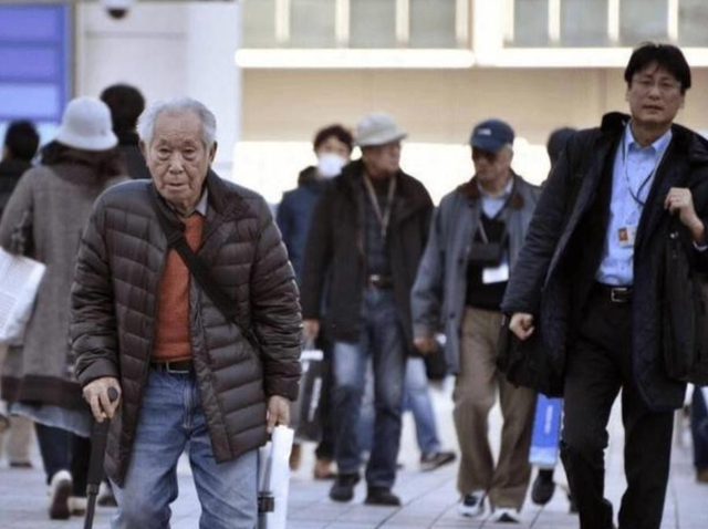 中国将迎人口死亡高峰！22年1041万，23年1100万，去年死亡多少？