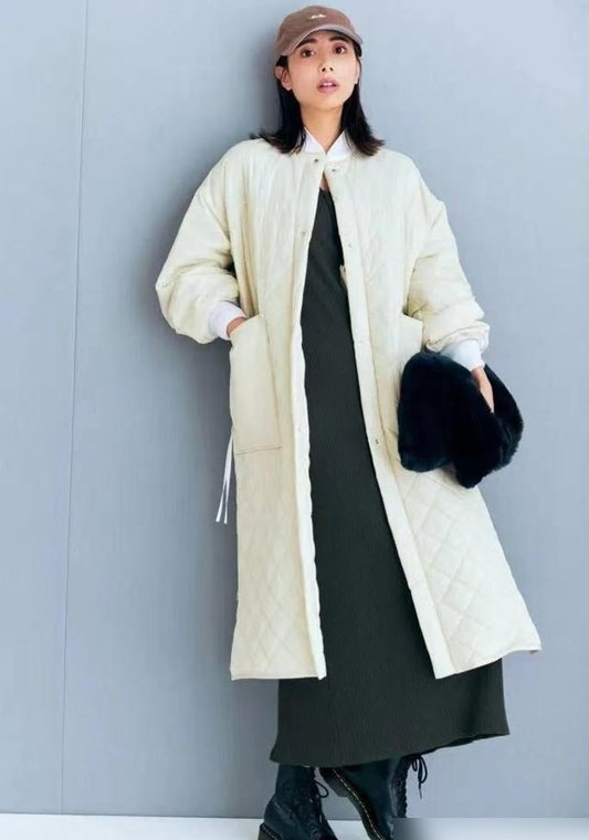 建议女人：羽绒服最好选这3种高级色，时髦洋气，适合25~40岁借鉴