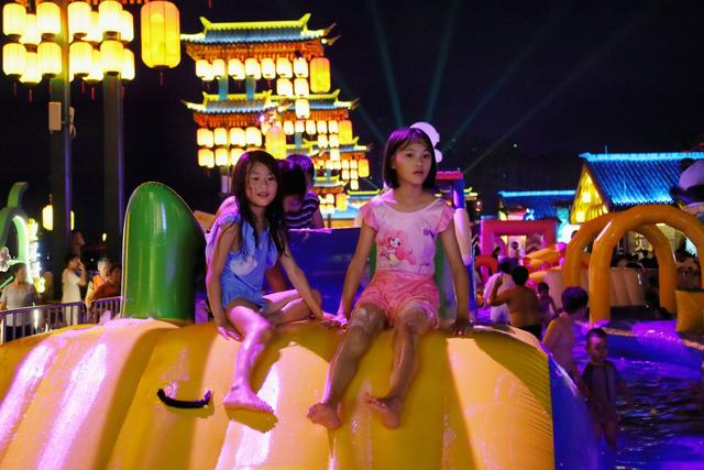 广安不夜城"浪出圈·夏日造浪计划"火热进行中