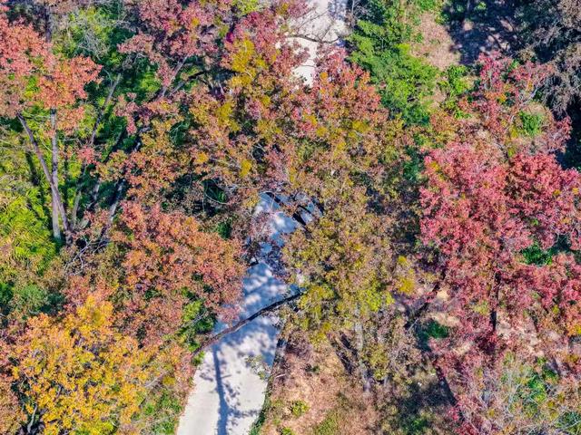 踏歌山水之间，不负秋日好时光。