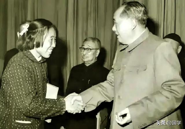 她29岁进中央，37岁任省委书记，41岁为何沦为县副书记？