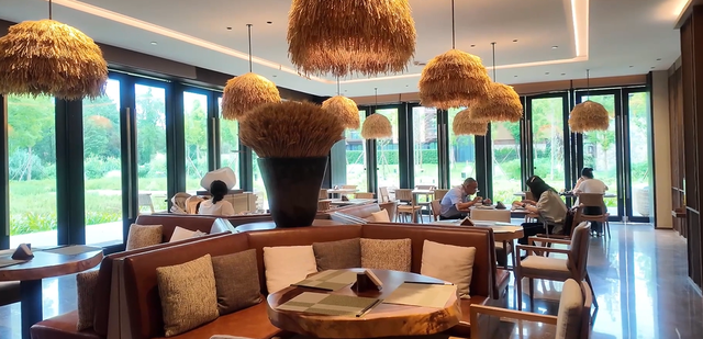 探秘新场景 | 我们试睡了西南首家都喜酒店，恨不得立马跳进泳池