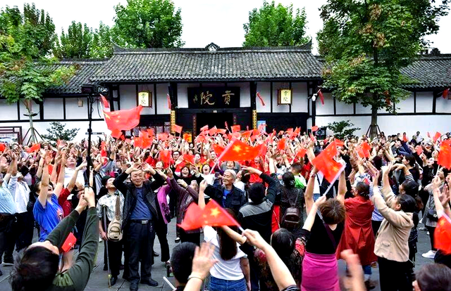 银发旅游消费升级！老年人放弃低价团改住五星酒店，消费观转变