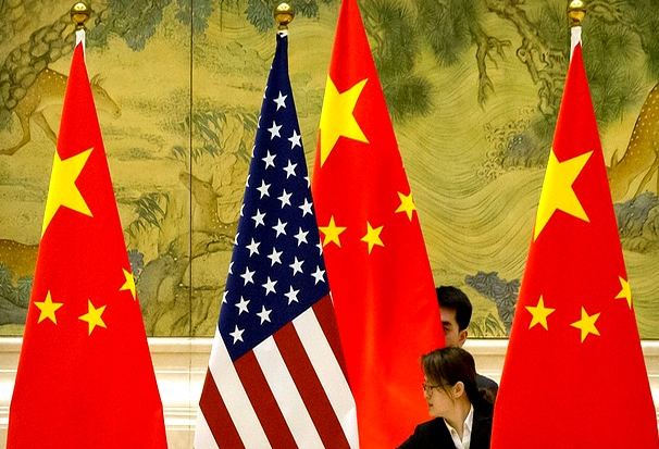 特朗普最担心的事，还是发生了，中方稀土是否放开，终于给了准话