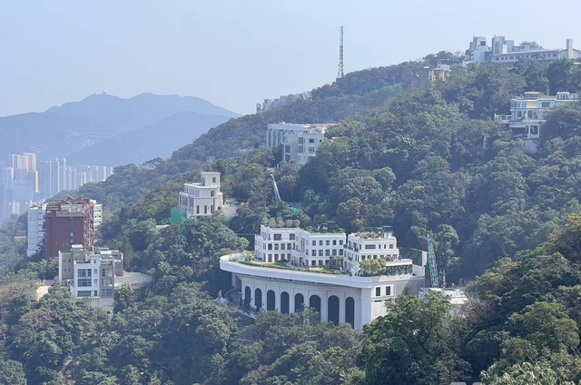 香港畸形的城市设计：大量民众在睡劏房，绿化却超过东京和首尔