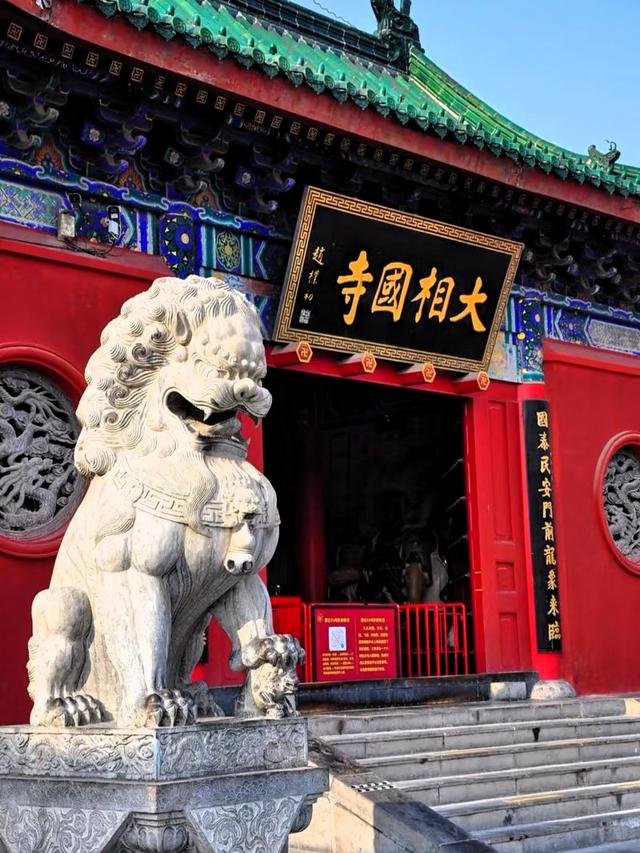 一个刚从开封回来的人警告：别轻易去，这座城会搞乱你的时间感