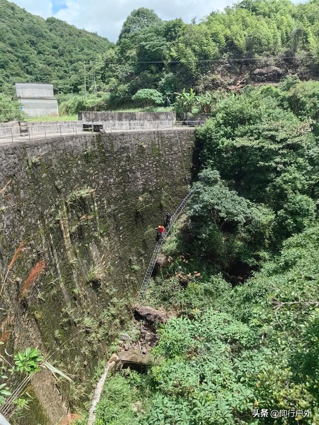 揭西白芒坝上游休闲玩水