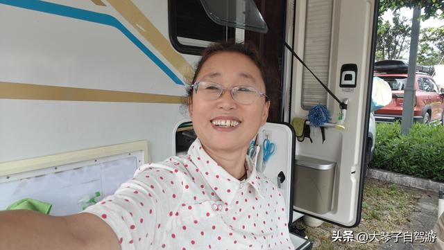 别把“没能力”当通透：人生这场自驾，要的是会选、会过、会暖