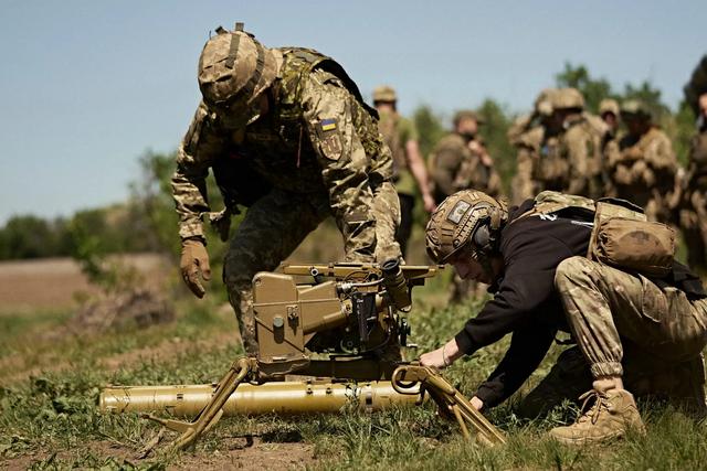 美军海外犯重罪!哥伦比亚不审判,协议成保护伞,受害者哭诉无门