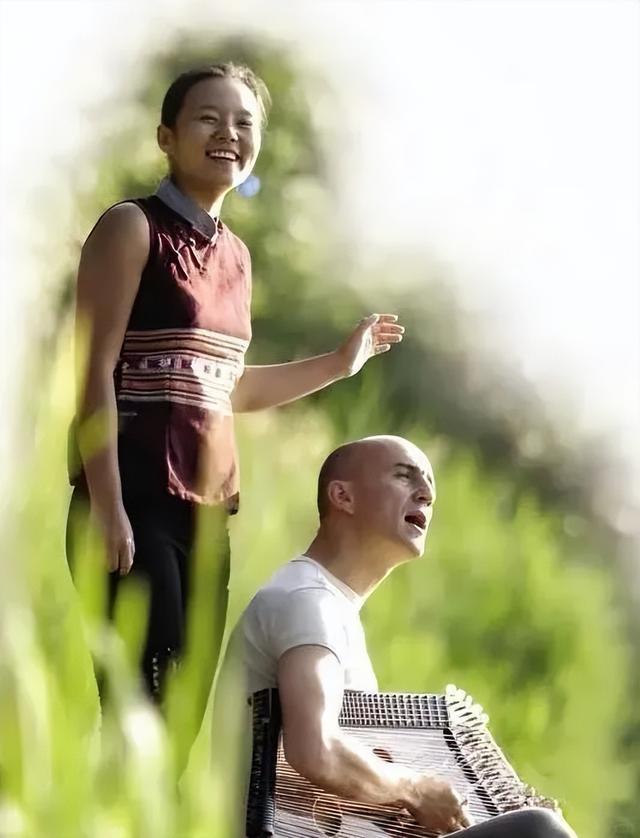 龚琳娜离婚前卑微得可怕：独守空房5年，模仿小三送礼物讨好前夫