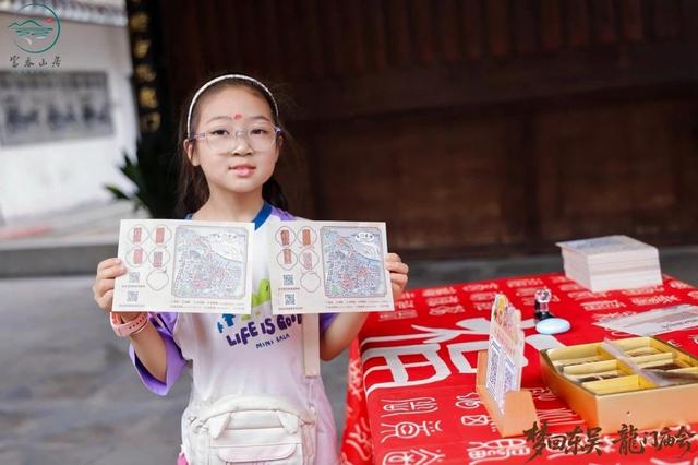 国庆中秋长假首日“炸”场！龙门古镇逛到腿软停不下来，美食吃到扶墙走！