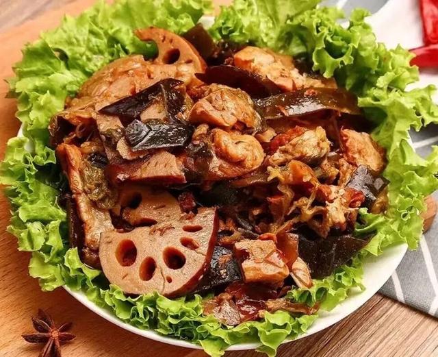 年味十足的山东宝藏小城，不仅是鲁菜重要发源地，还是“中国琉璃之乡”！