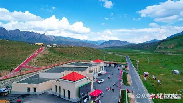 在甘加秘境，解锁草原、石林、雪峰的奇幻之旅！