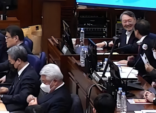 李在明斩草除根！不给尹锡悦留活路，在南海问题上给中方制造麻烦